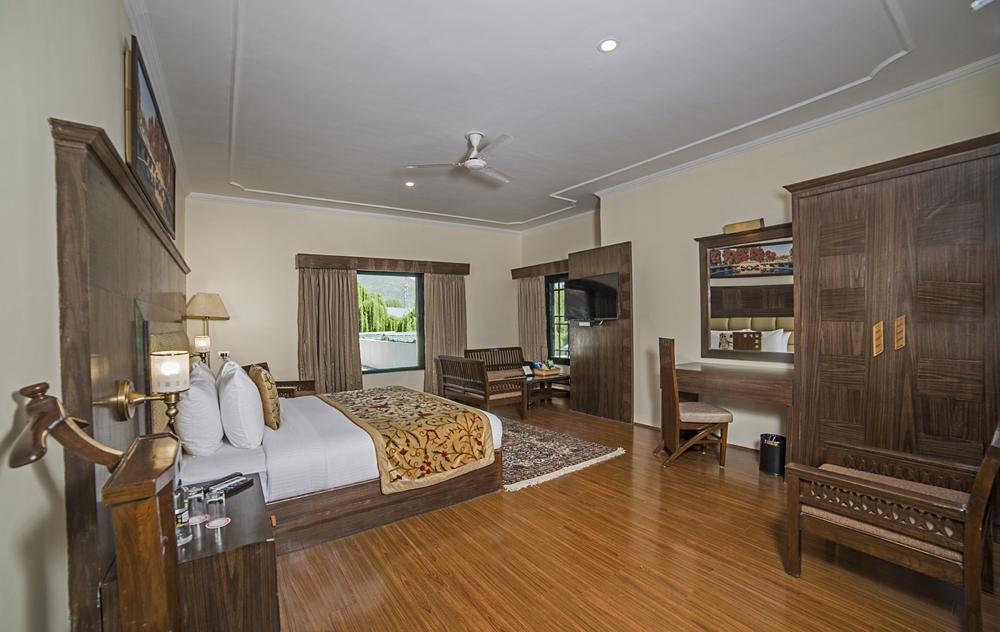 Lemon Tree Hotel Srinagar Экстерьер фото